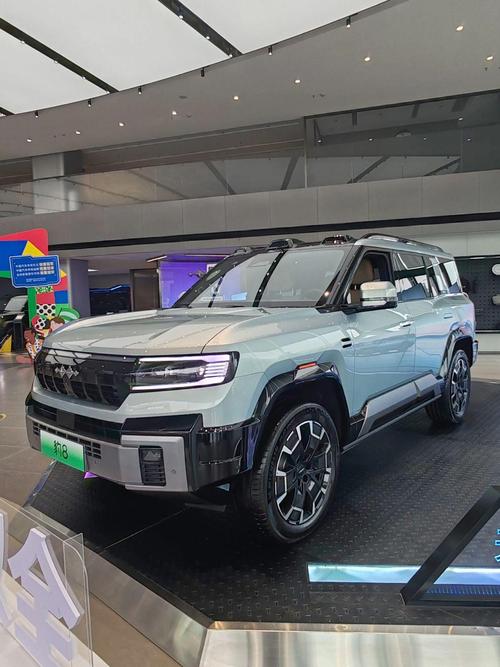 成都343比亚迪方程豹硬派越野的爆款，英菲尼迪35周年与你共成长